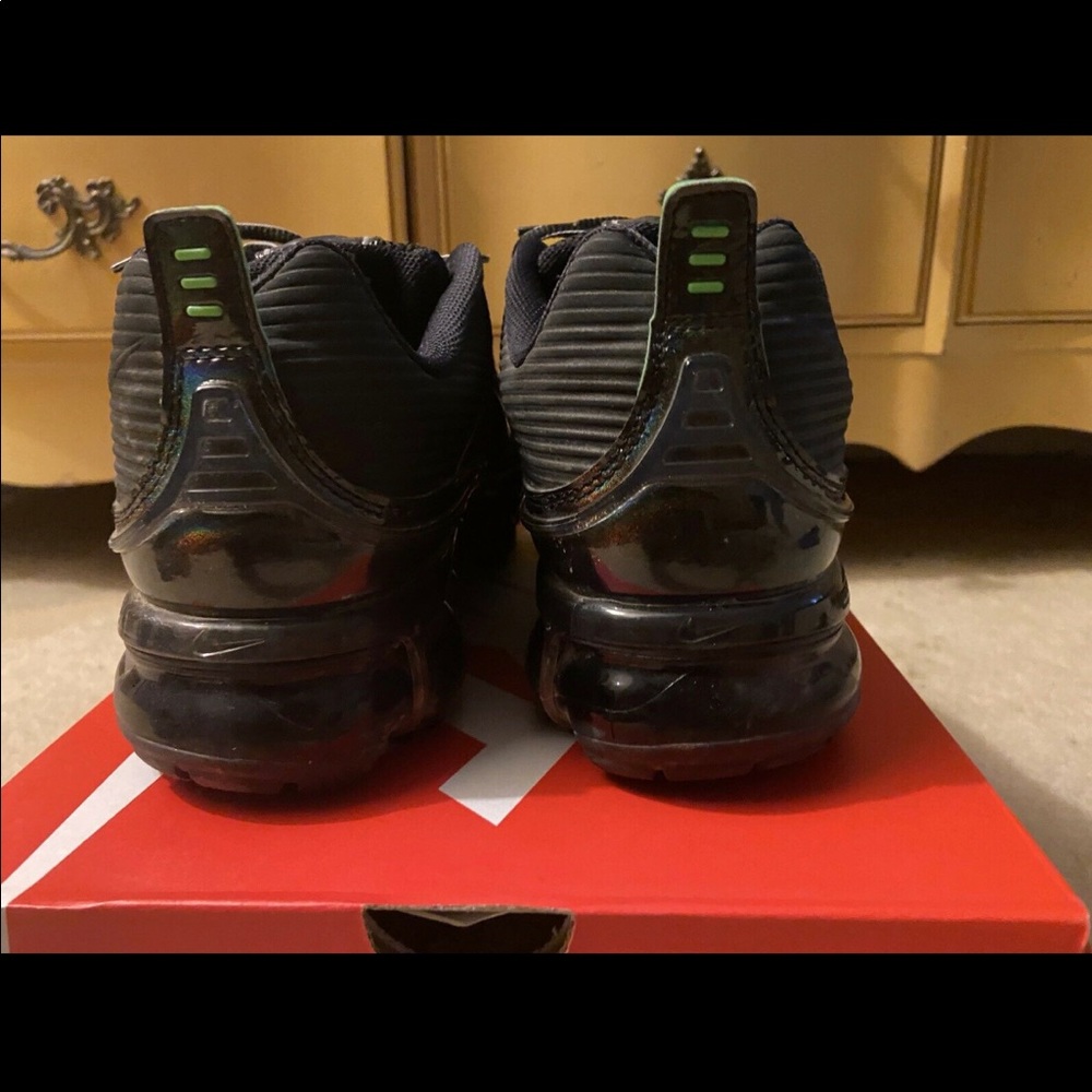 Nike shoes - Picture 3 of 3
